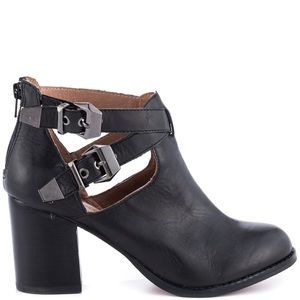 Leather cut-out ankle boots